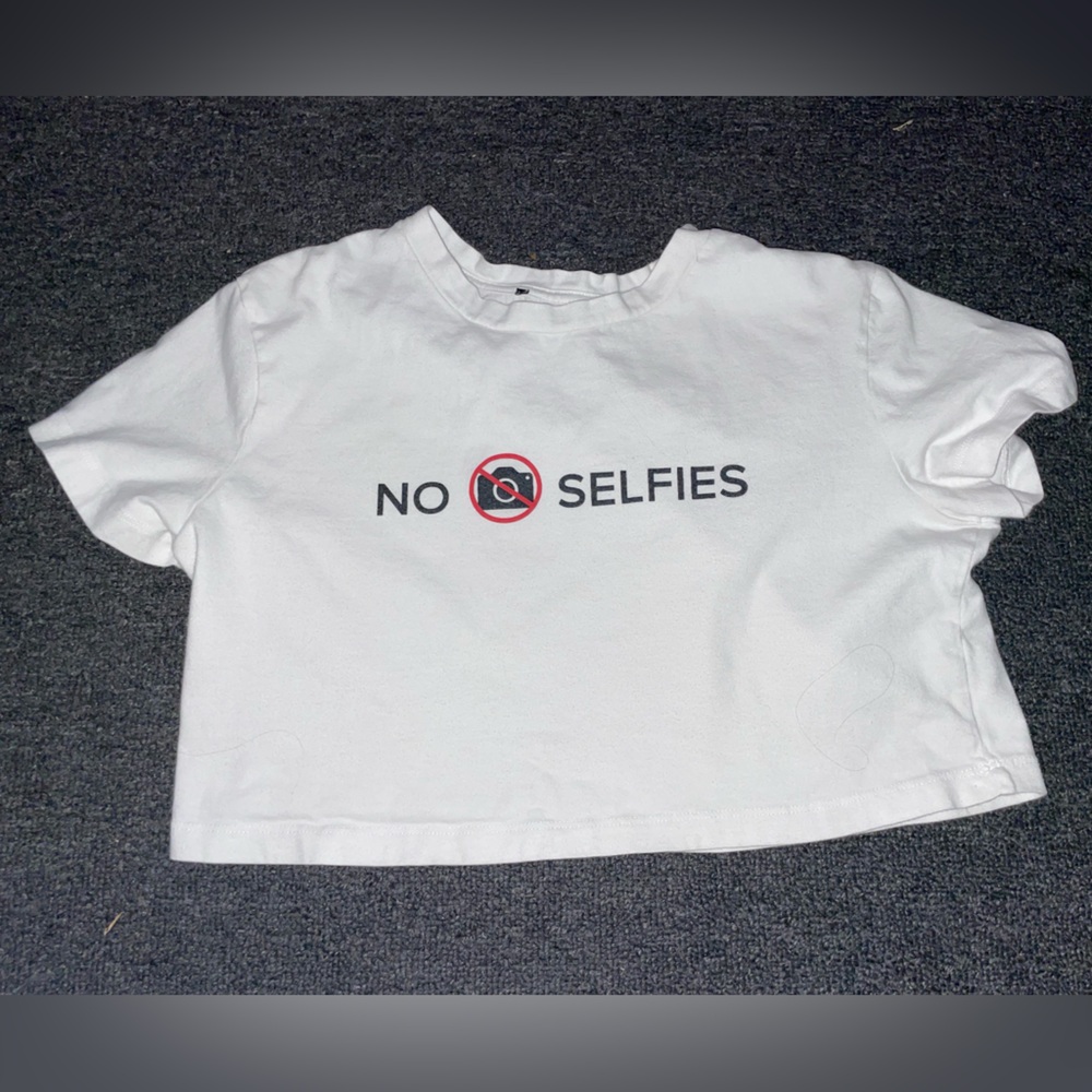 No Selfies crop top